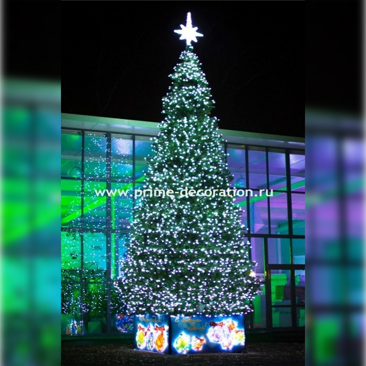 Уральская световая искусственная уличная елка